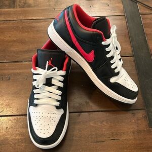 Nike Jordan 1 low - men’s size 10 - 2022 - 553558-063